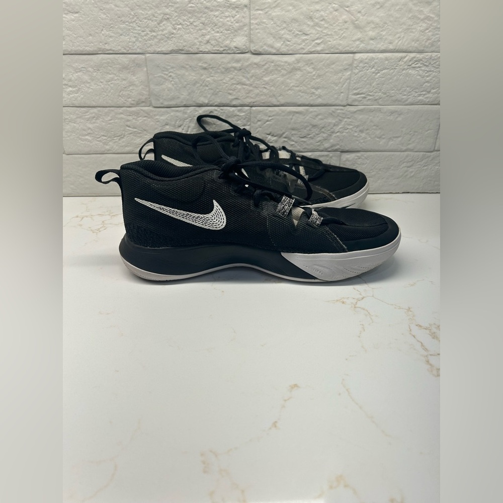 Nike Kyrie Flytrap 6 DQ8094-009 Black Basketball Shoes Size 7Y Youth Sneakers
